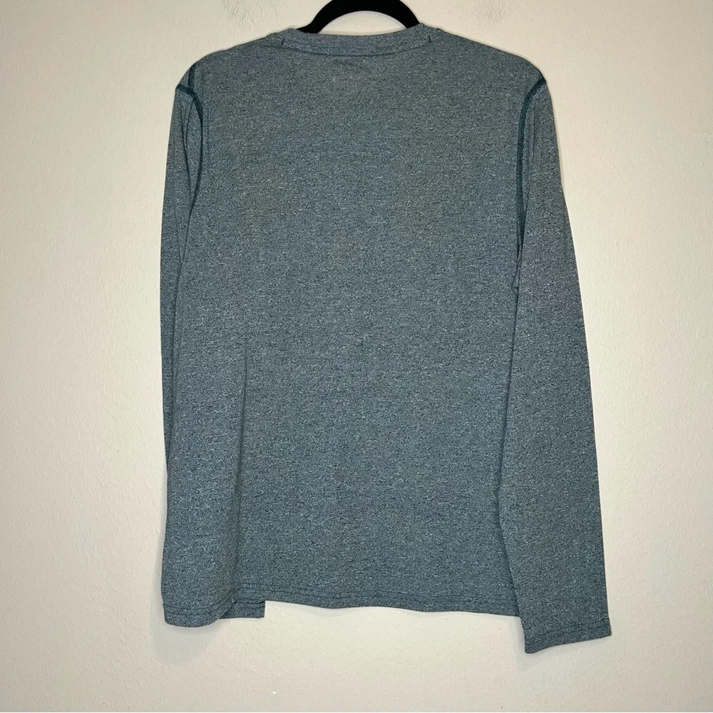 Under Armour Men's Gray and Green Long Sleeve Shirt loose‎ fit size M